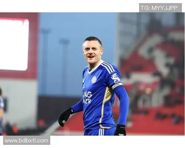 老兵瓦尔迪再创辉煌38岁14分钟双响助队逆转意甲劲旅